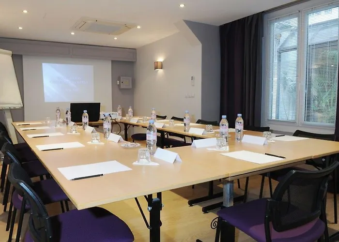 Moris Grands Boulevards Paris