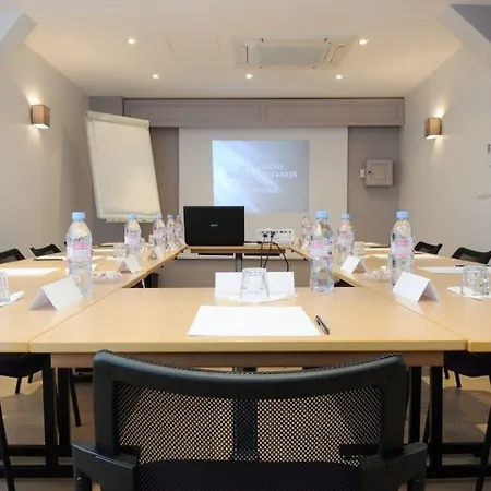 Moris Grands Boulevards Hotel 3*