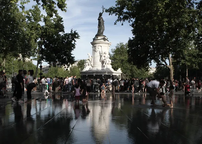 Moris Grands Boulevards Paris