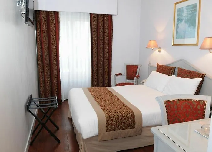 Moris Grands Boulevards Hotell 3*